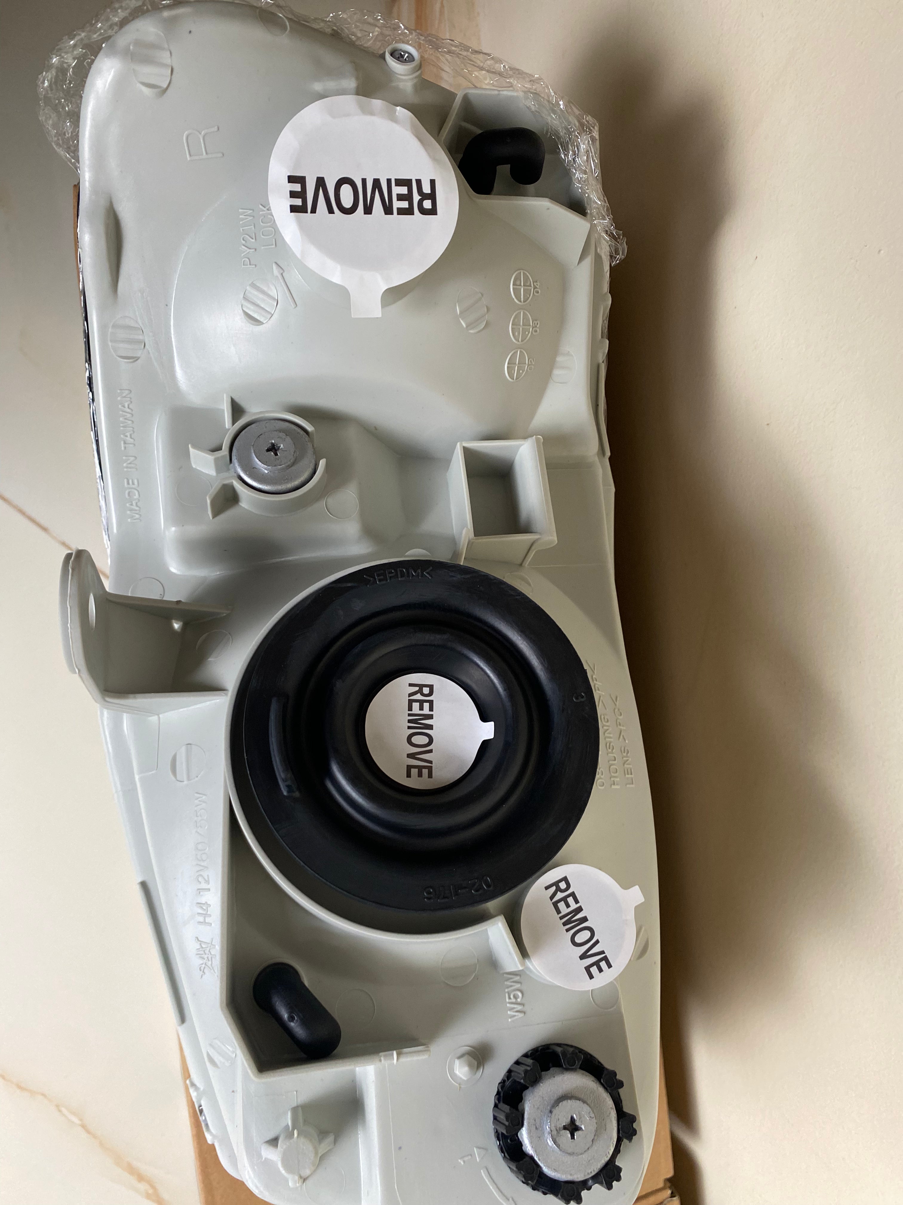 2 phare Hyundai Accent (كمية جد محدودة)